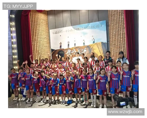 与足球明星亲密合影的难忘瞬间记录我的足球梦想与偶像的美好回忆 与足球明星亲密合影的难忘瞬间记录我的足球梦想与偶像的美好回忆